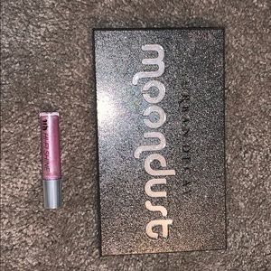 Eyeshadow pallet and lip gloss